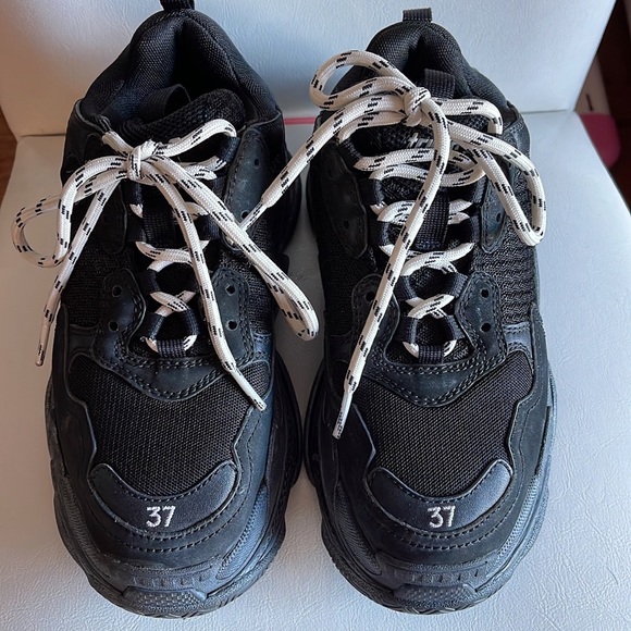 BALENCIAGA Triple S Clear Sole All Black, size 37 - Picture 2 of 9